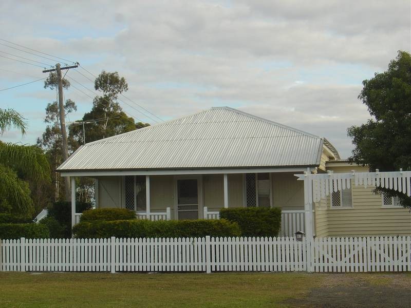 82 Edward Street, Dalby QLD 4405