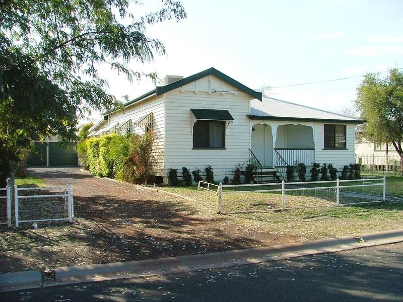 4 Higginbotham Street, Dalby QLD 4405