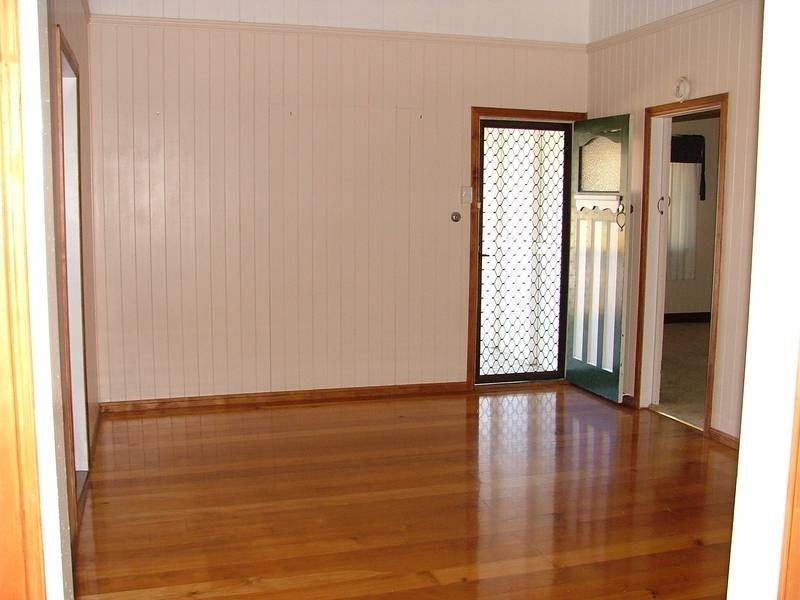 4 Higginbotham Street, Dalby QLD 4405