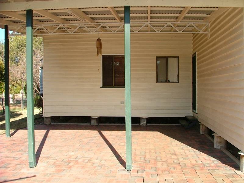 4 Higginbotham Street, Dalby QLD 4405