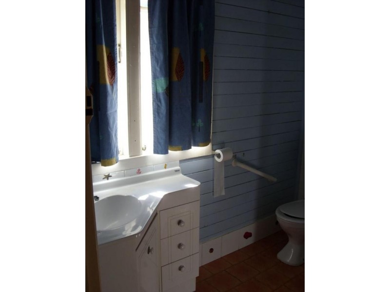 65 Arthur St, Dalby QLD 4405