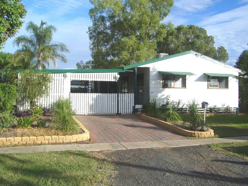 49 Geisel Street, Dalby QLD 4405