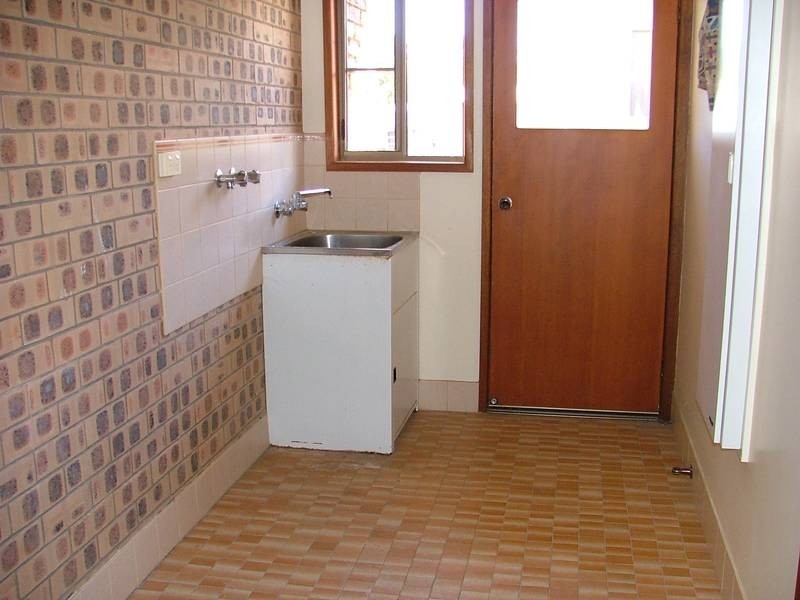 2/64 Pratten Street, Dalby QLD 4405