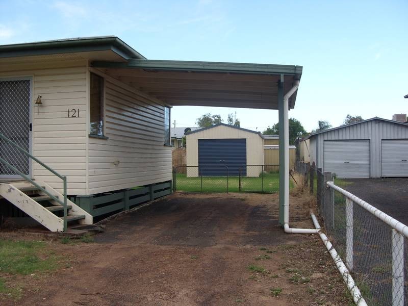 121 Wood St, Dalby QLD 4405