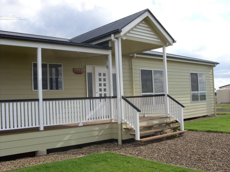 150 Sandalwood Avenue, Dalby QLD 4405