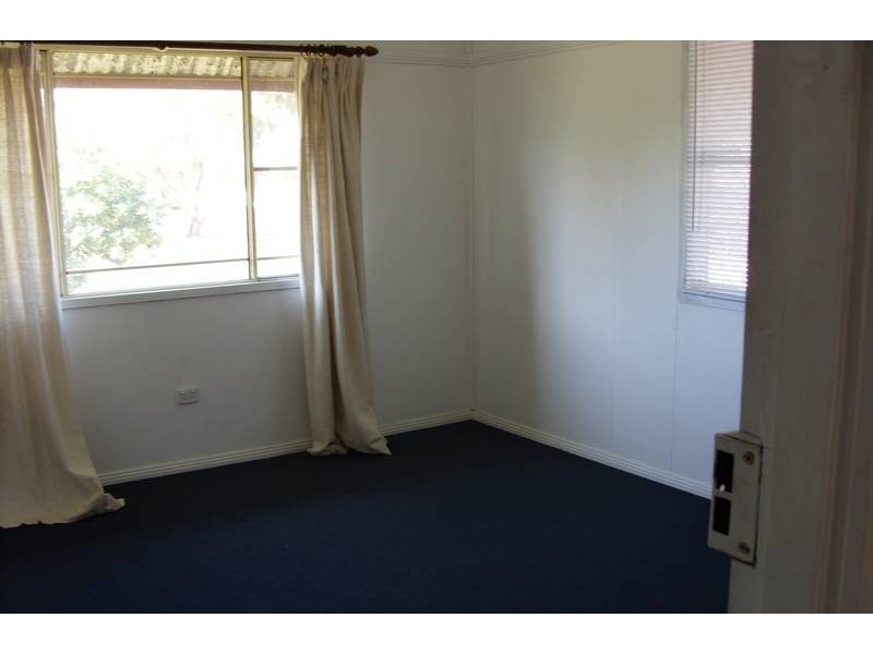 26 Arthur St, Dalby QLD 4405