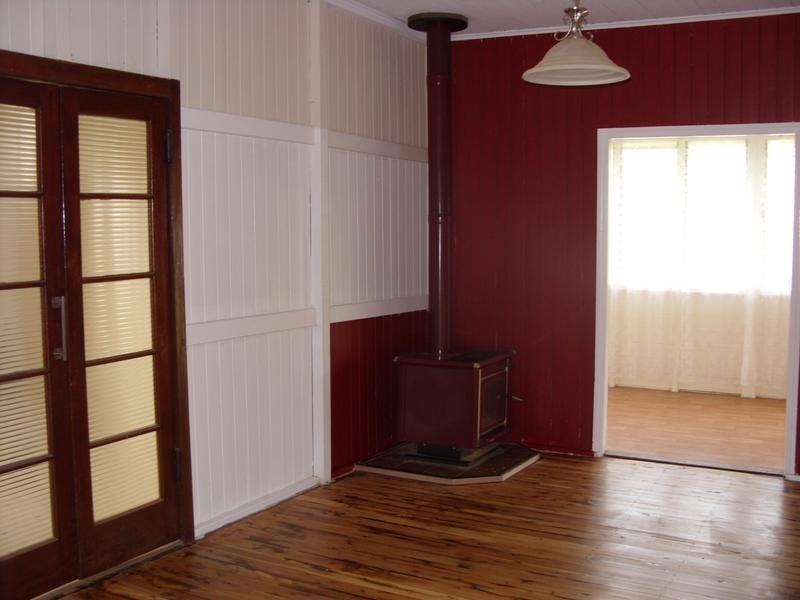 4 Knowles St, Dalby QLD 4405