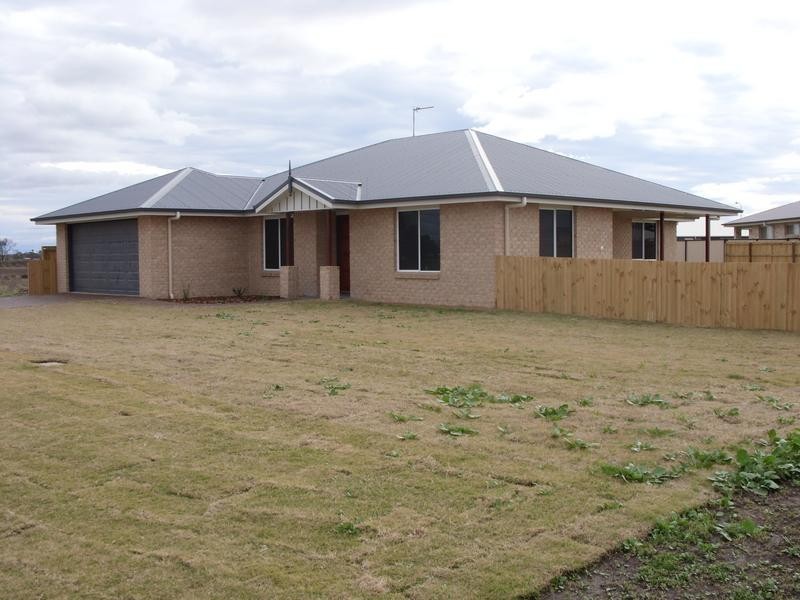 1 Rimfire Court, Dalby QLD 4405