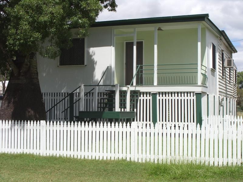 9 Amos St, Dalby QLD 4405