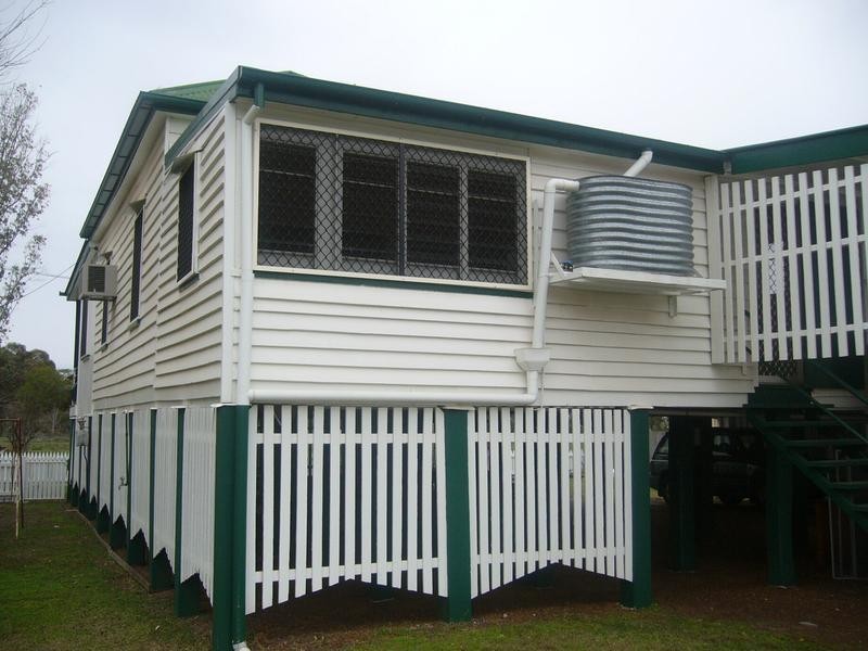 9 Amos St, Dalby QLD 4405