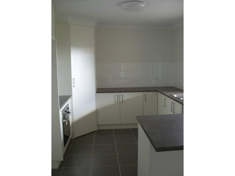 9 Pine St, Dalby QLD 4405