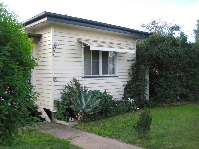 12 Geisel Street, Dalby QLD 4405