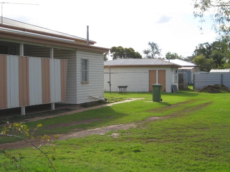 37 Hospital Road, Dalby QLD 4405