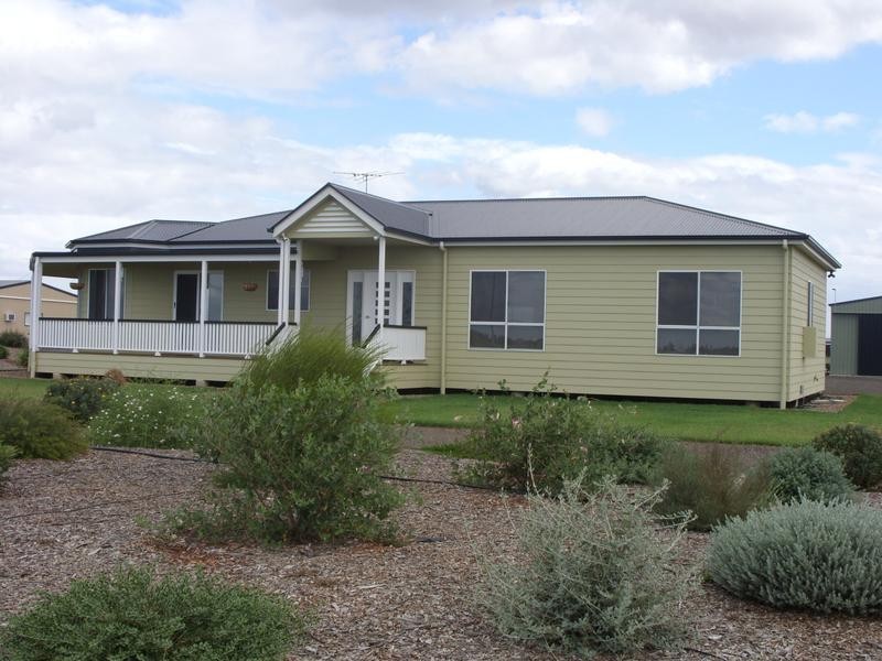 150 Sandalwood Ave, Dalby QLD 4405