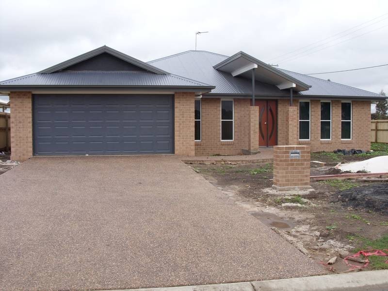 2 Baystone St, Dalby QLD 4405