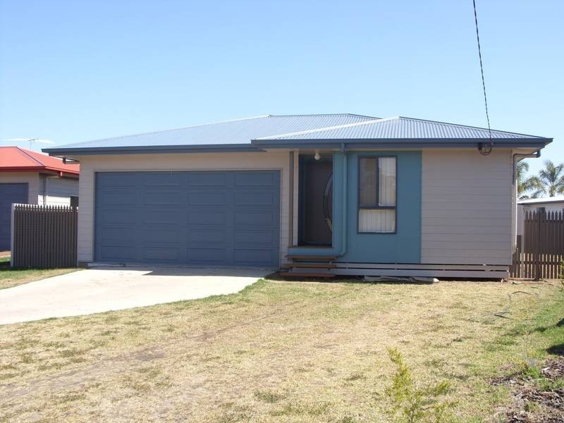 9 Charthom Place, Dalby QLD 4405