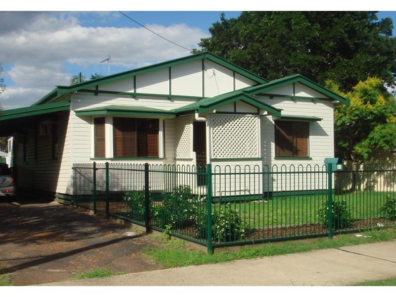 85 Bunya St, Dalby QLD 4405