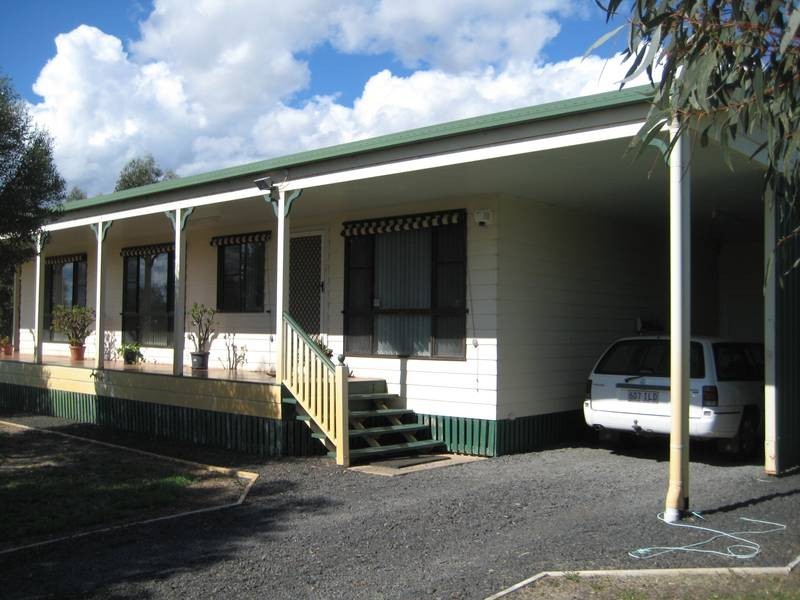 151 Oakwood Street, Dalby QLD 4405