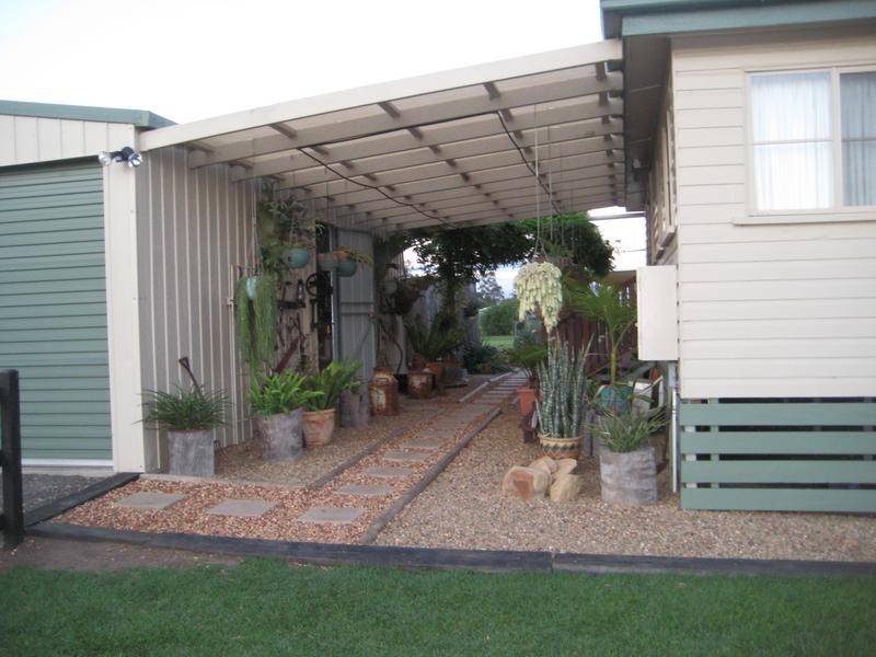 25 Hedge Road, Dalby QLD 4405