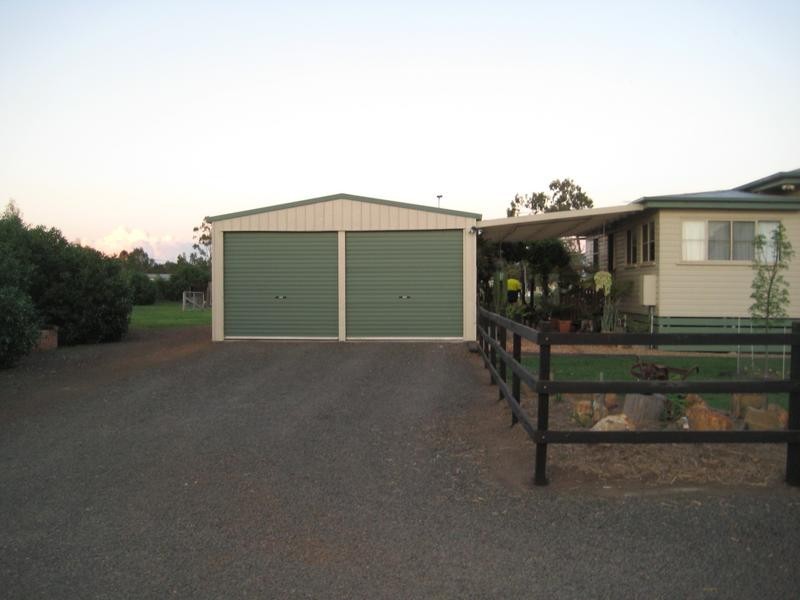 25 Hedge Road, Dalby QLD 4405