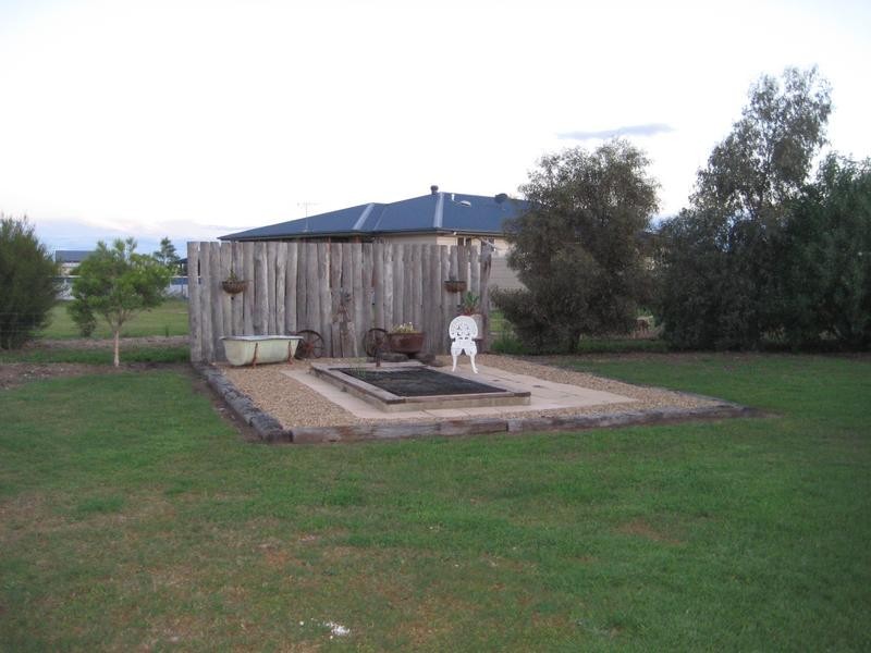 25 Hedge Road, Dalby QLD 4405