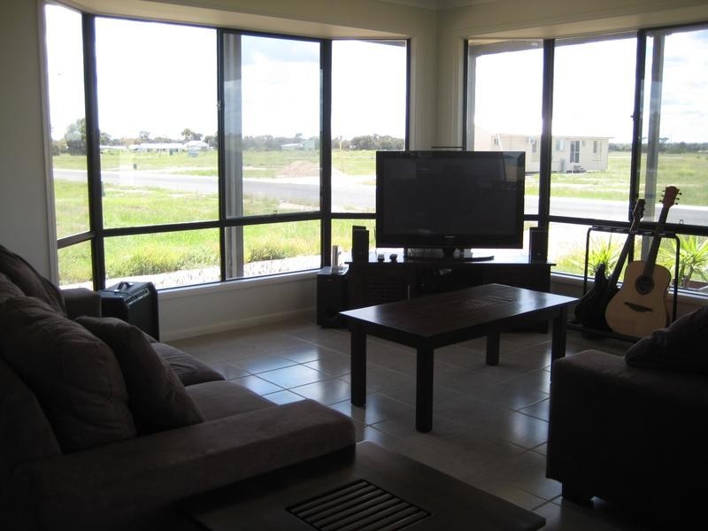 6 Henry Court, Tara QLD 4421