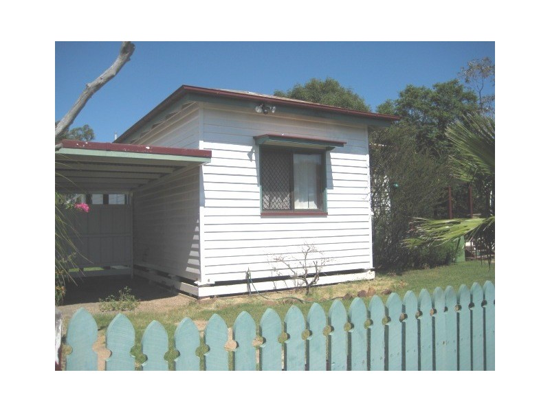 14 Bagot Street, Dalby QLD 4405