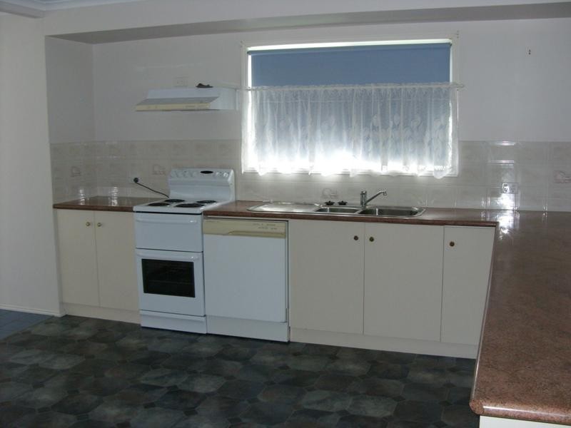 18 Lynette St, Dalby QLD 4405