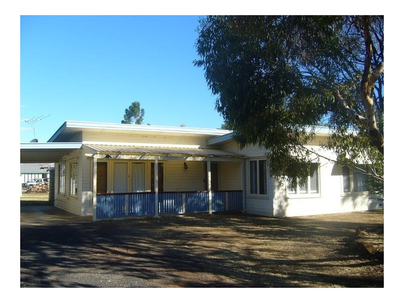 11 Higgenbotham St, Dalby QLD 4405