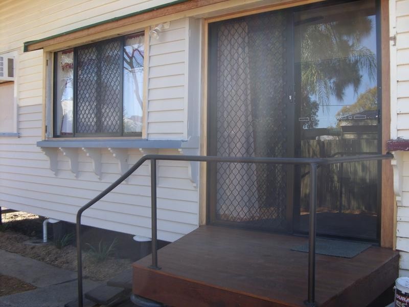 3/3a Ellen Streeet, Dalby QLD 4405