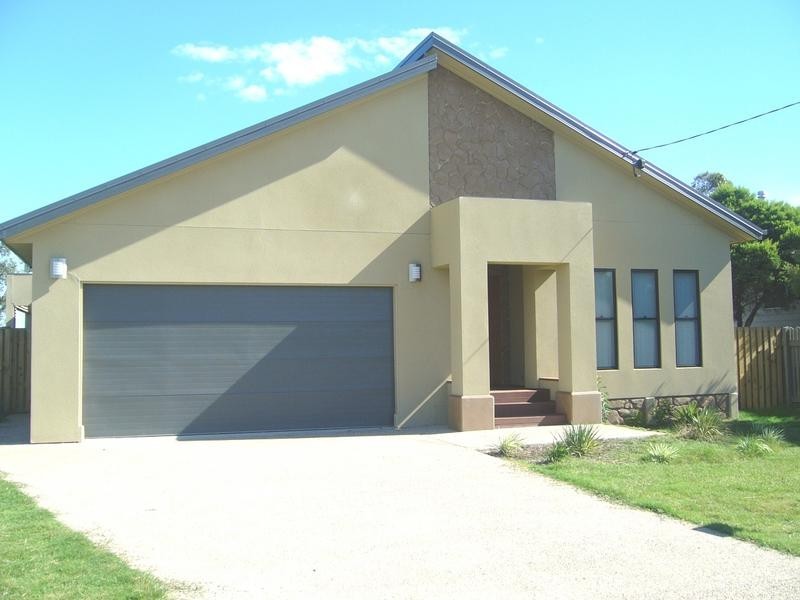 1 Leichardt Avenue, Dalby QLD 4405