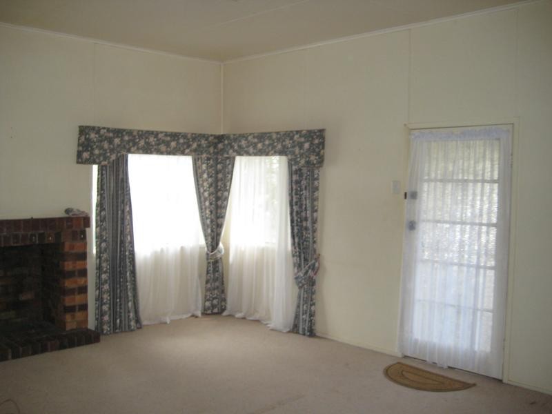 8 Wood Street, Dalby QLD 4405