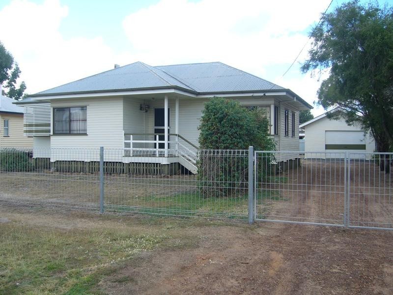 21 Palmer Street, Dalby QLD 4405