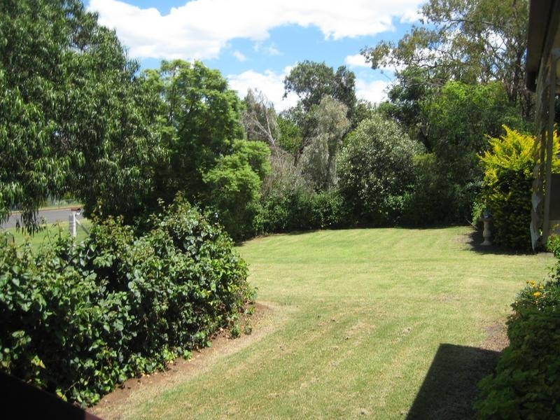 69 Wallace Street, Bell QLD 4408