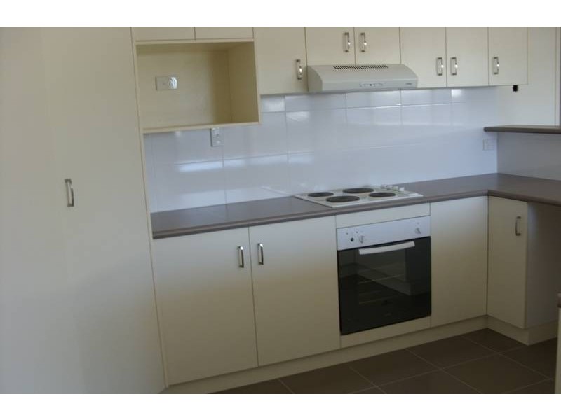 11 Charthom Place, Dalby QLD 4405