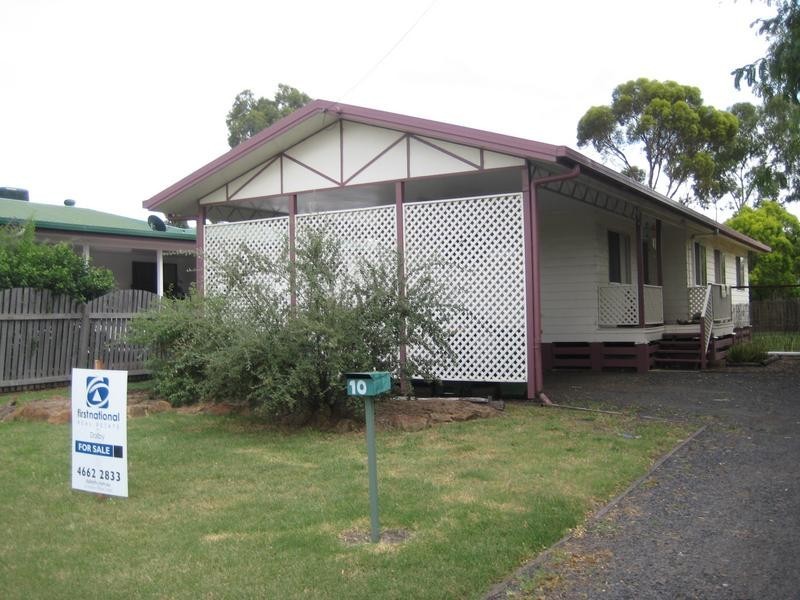 10 Leichhardt Ave, Dalby QLD 4405