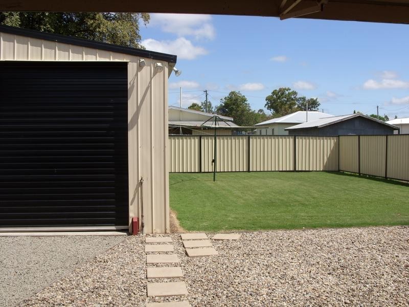 42 Charles Street, Dalby QLD 4405