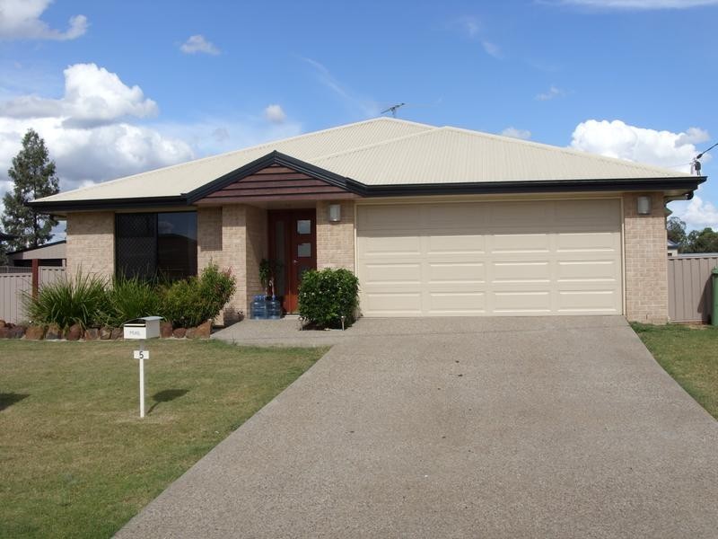 5 Sullivan Crescent, Dalby QLD 4405