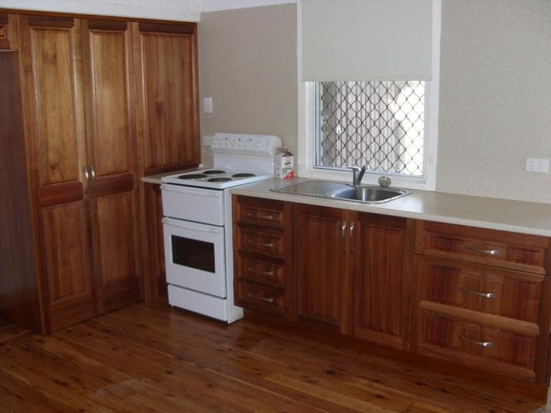 10 Bessie Street, Dalby QLD 4405