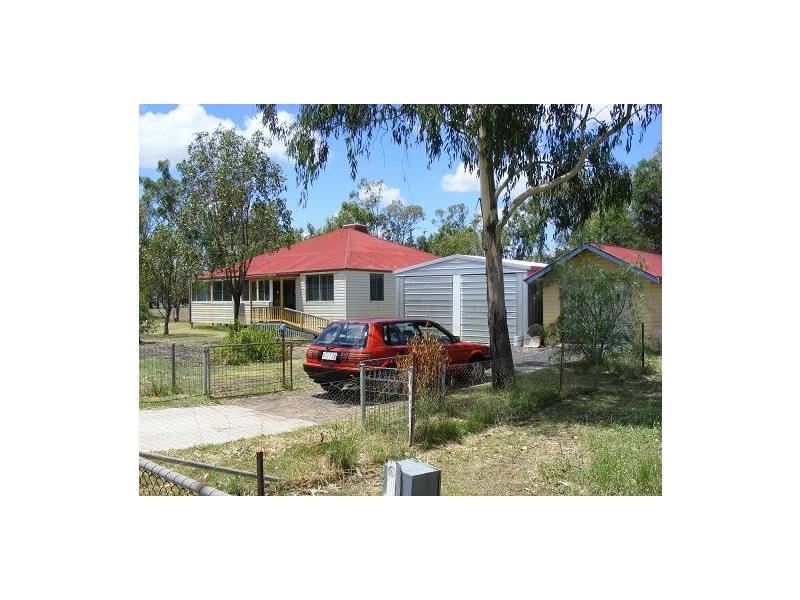 1 Sara Street, Tara QLD 4421