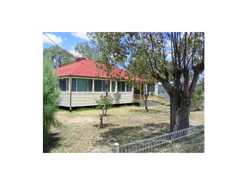 1 Sara Street, Tara QLD 4421