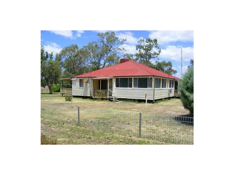 1 Sara Street, Tara QLD 4421