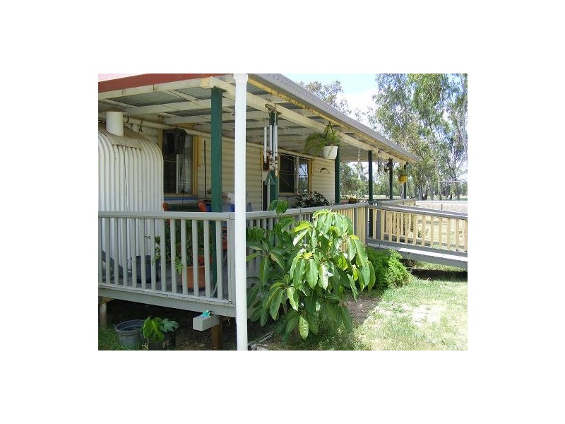 1 Sara Street, Tara QLD 4421