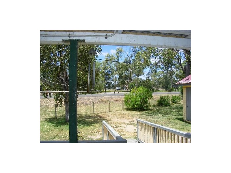 1 Sara Street, Tara QLD 4421