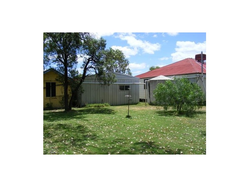 1 Sara Street, Tara QLD 4421
