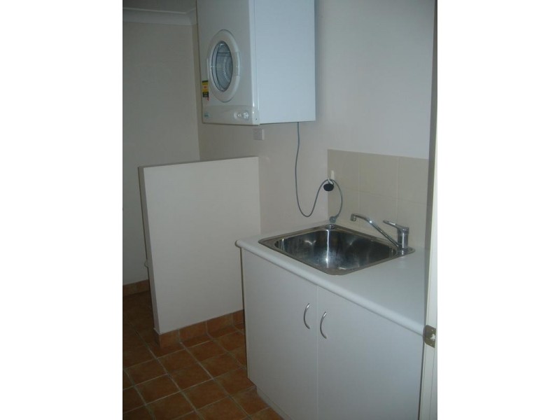 2/82 Condamine Street, Dalby QLD 4405