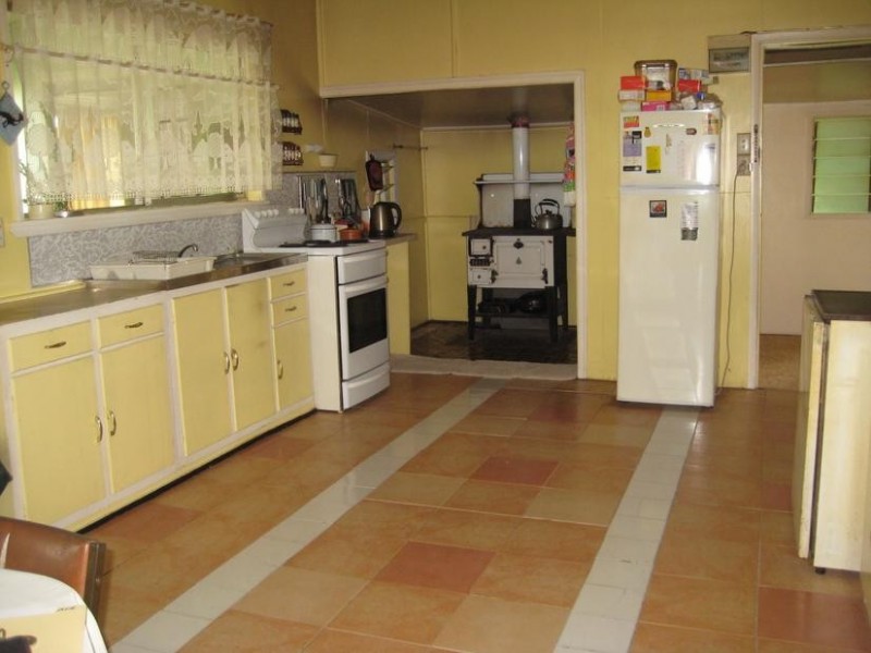 21 Albert Street, Jandowae QLD 4410