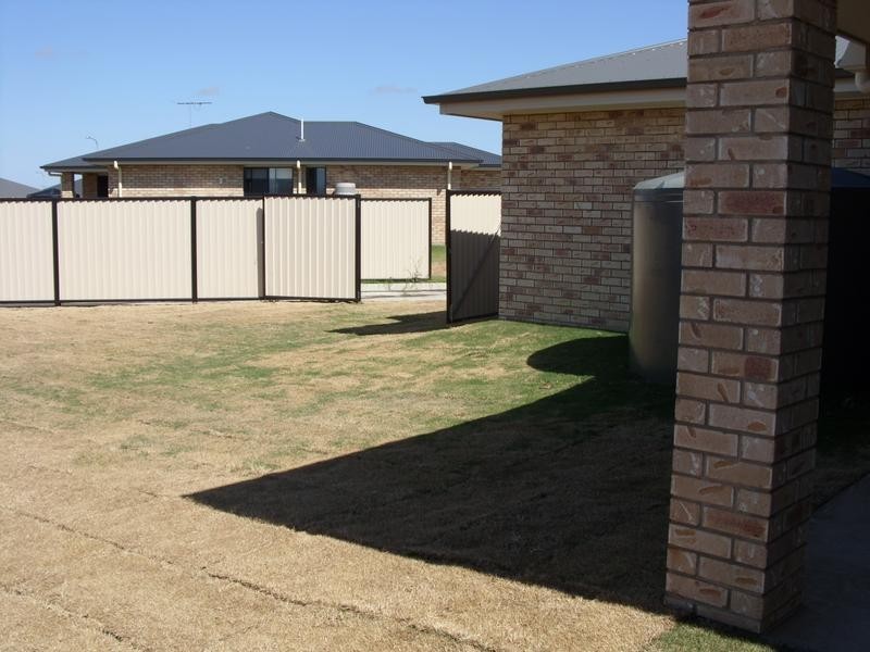 18 Galilee Street, Dalby QLD 4405