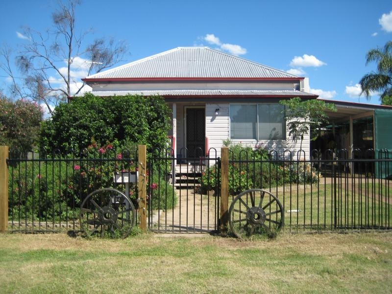 141 Pratten Street, Dalby QLD 4405