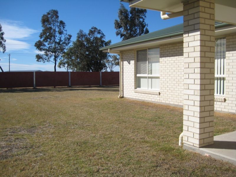 14 Gosden Drive, Dalby QLD 4405